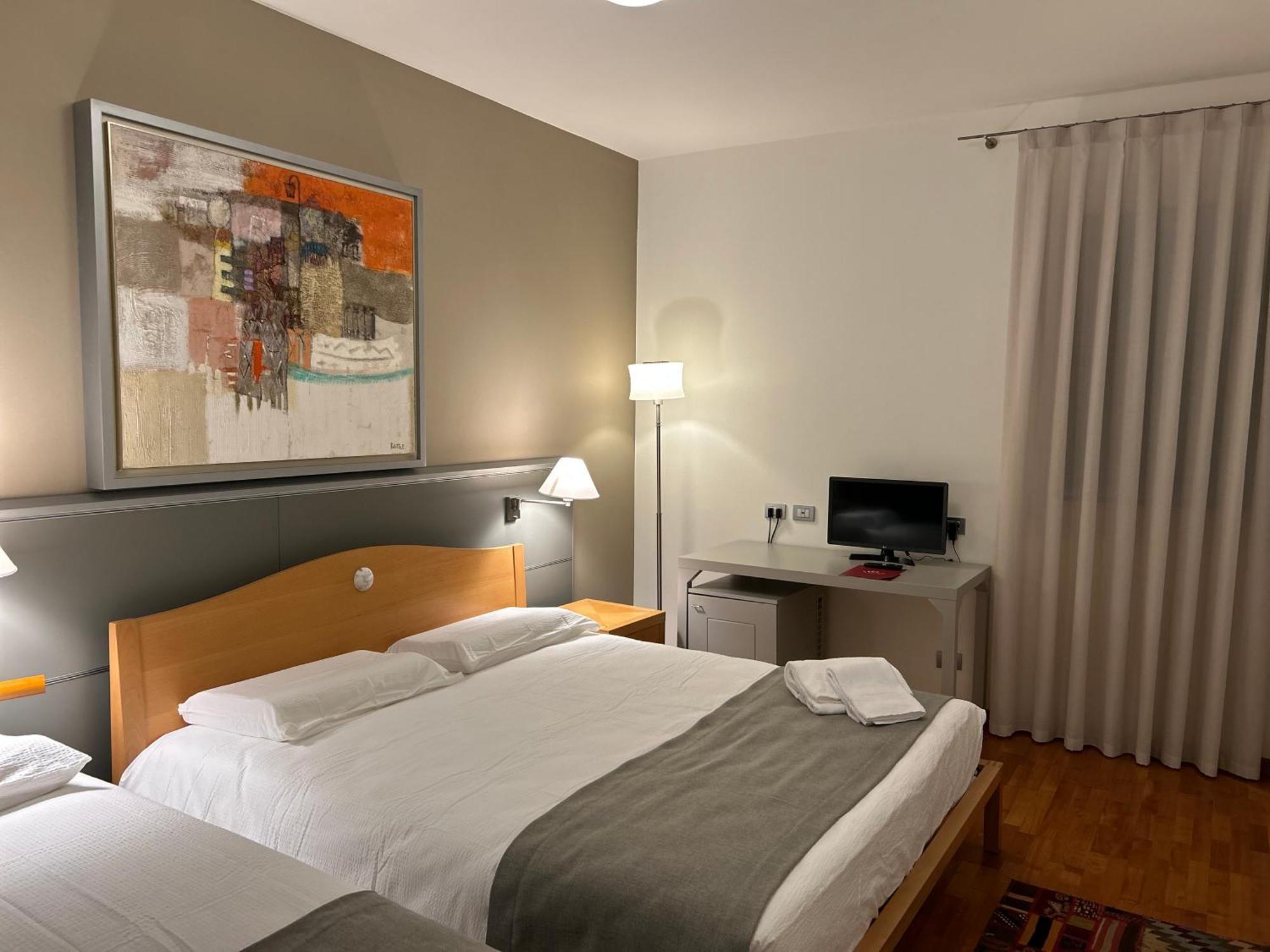 Hotel Centrale Resana Exterior photo