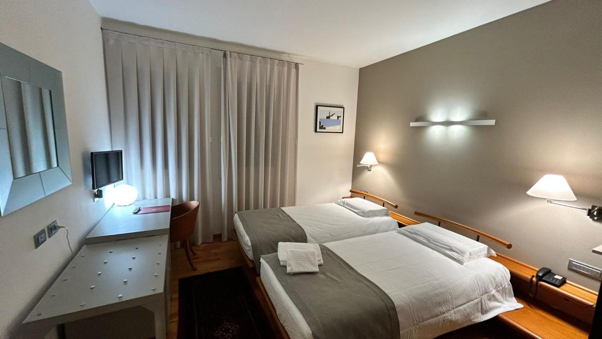 Hotel Centrale Resana Exterior photo
